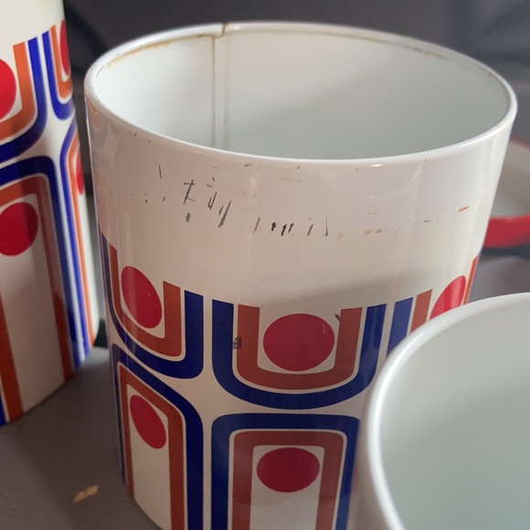 Retro tin set Best in Home Host Pick! - Picture 5 of 8